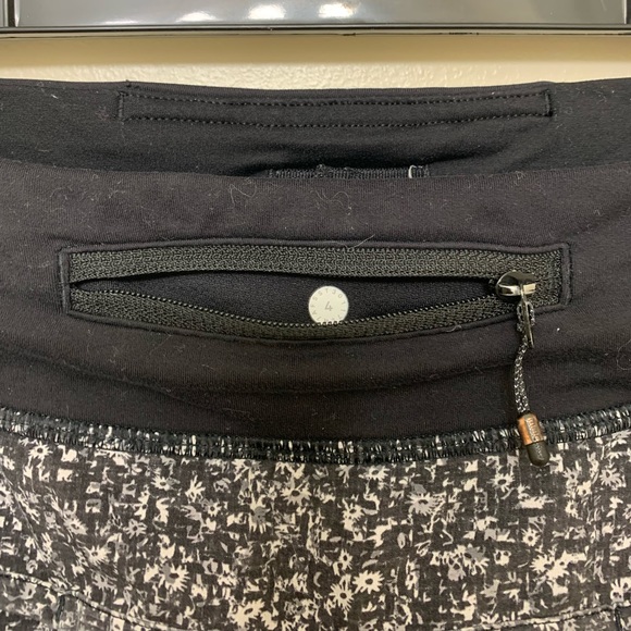 Lululemon speed up short size 4 NWOT - Picture 4 of 5